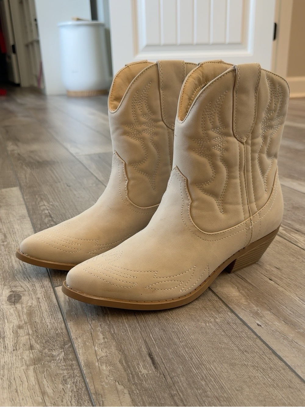 SODA Cream Western Cowboy Ankle Boots Size 8